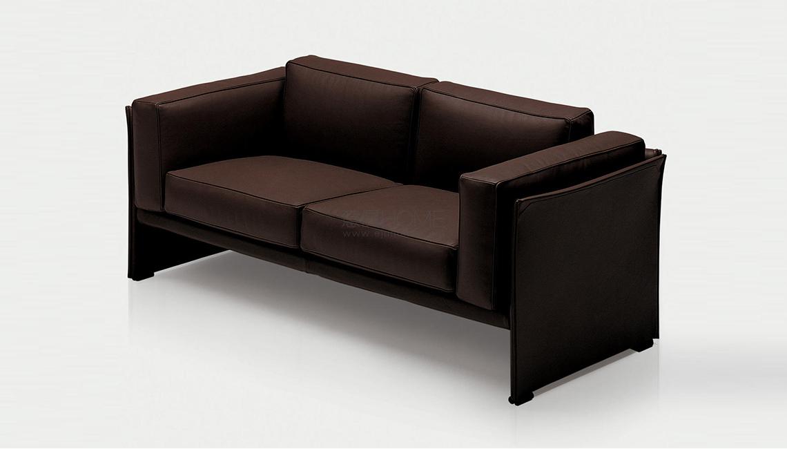 405 DUC 多人沙發