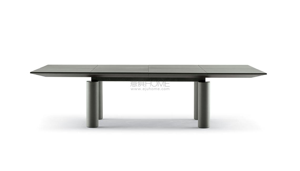 C.E.O. CUBE MEETING 書桌