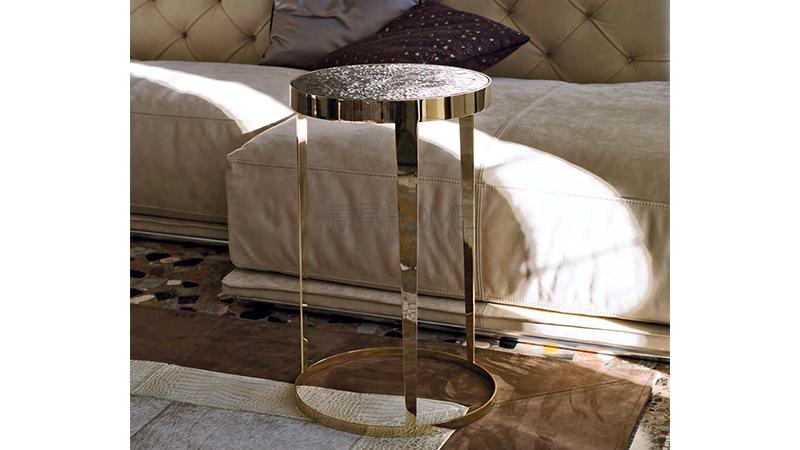 Amadeus 茶幾，角幾