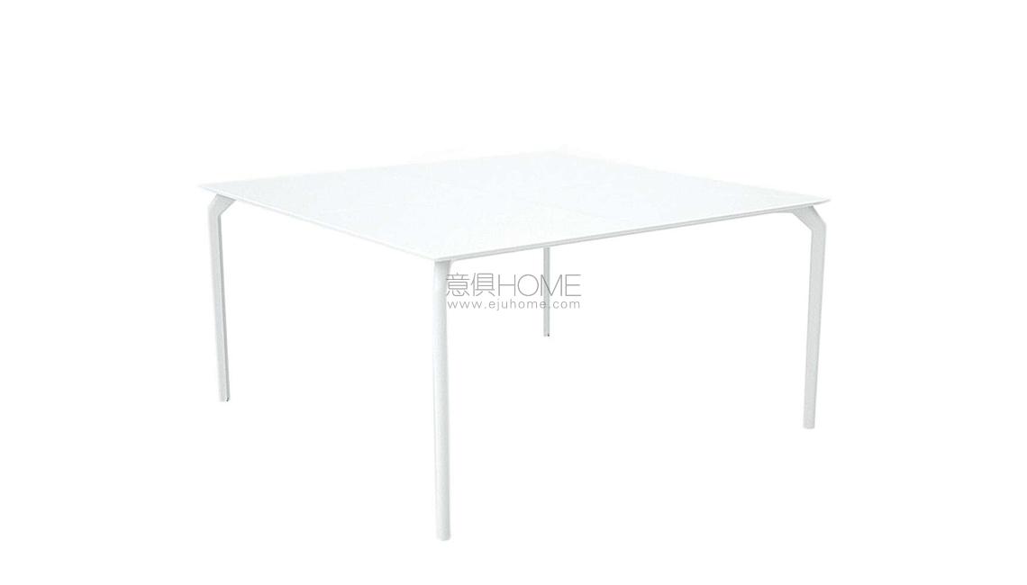 ALIASTEC 1400 - 634 桌子