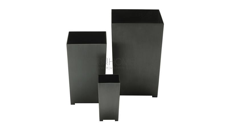 PROMEMORIAVASO IN BRONZO 花瓶