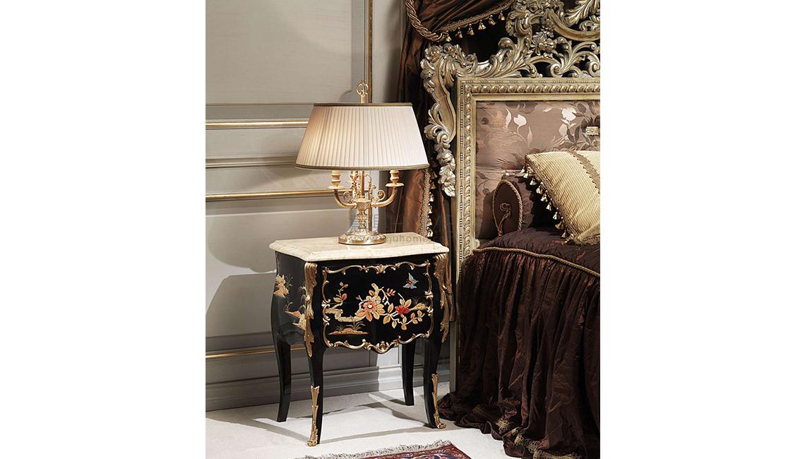 Classic luxury night table lacquered and decorated 床頭柜