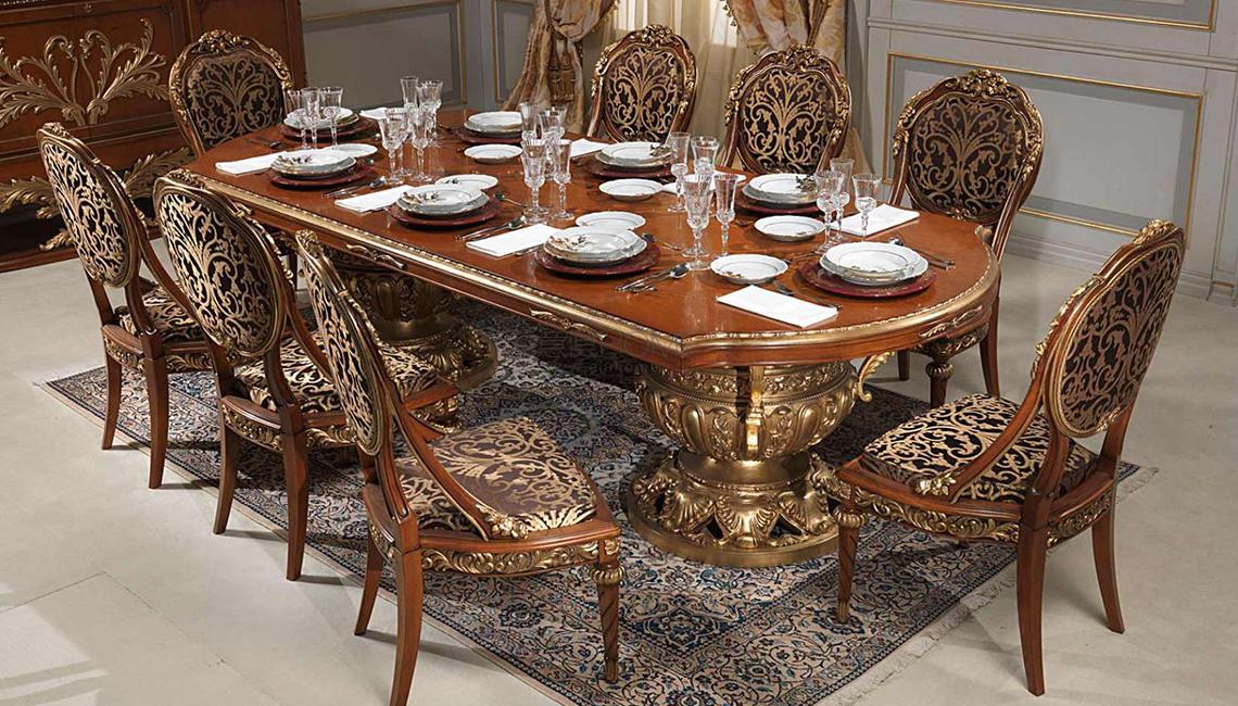 5Dining room Louis XVI Versailles 餐桌