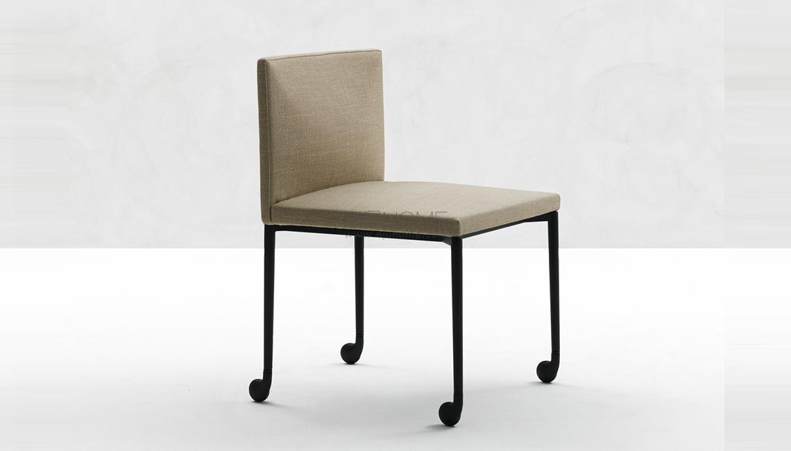 FLYNT ROLLER BASE 椅子