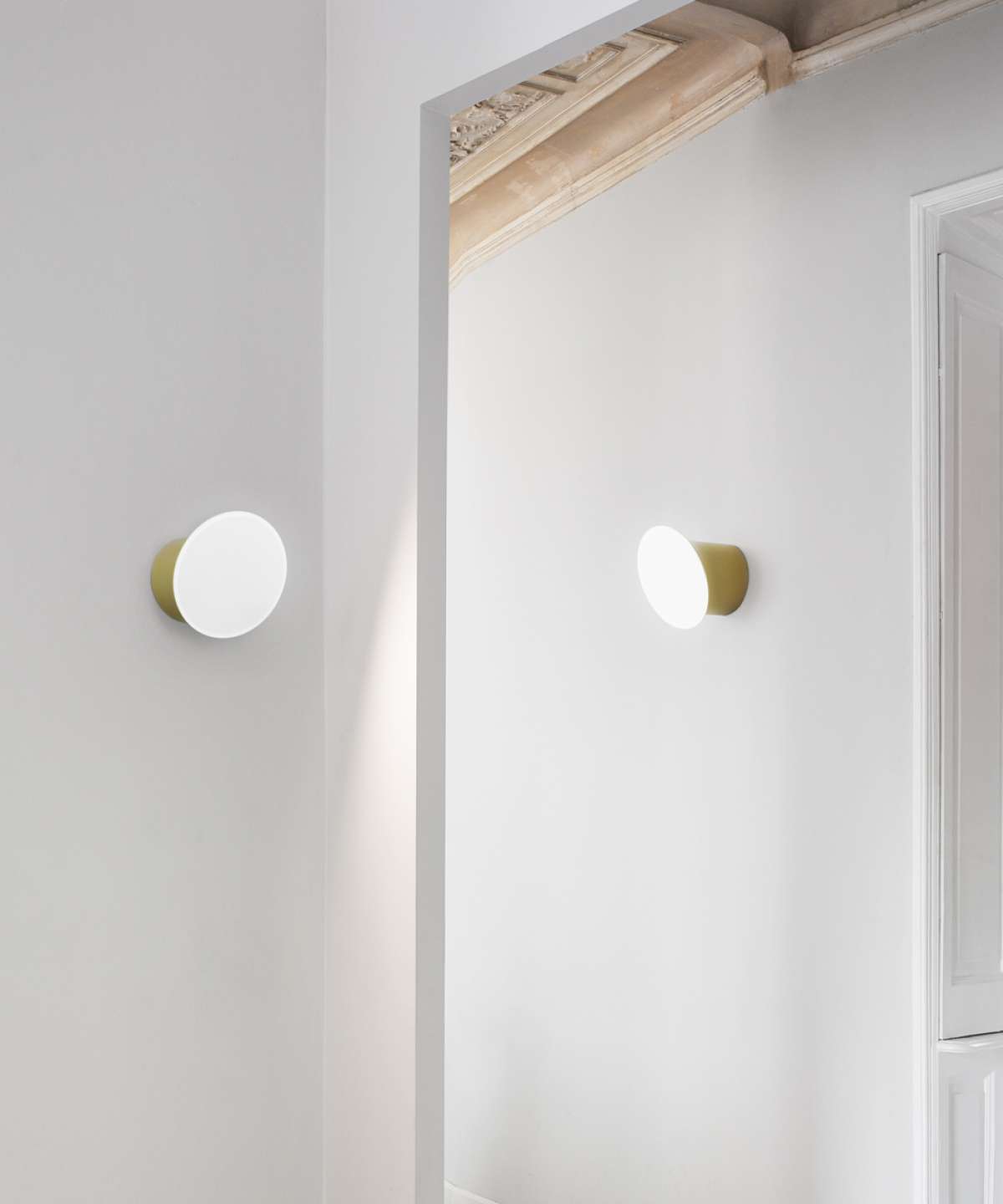 écran in&out 壁燈