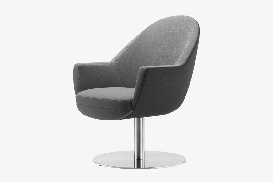 S 832 UPHOLSTERED ARMCHAIR 休閑椅