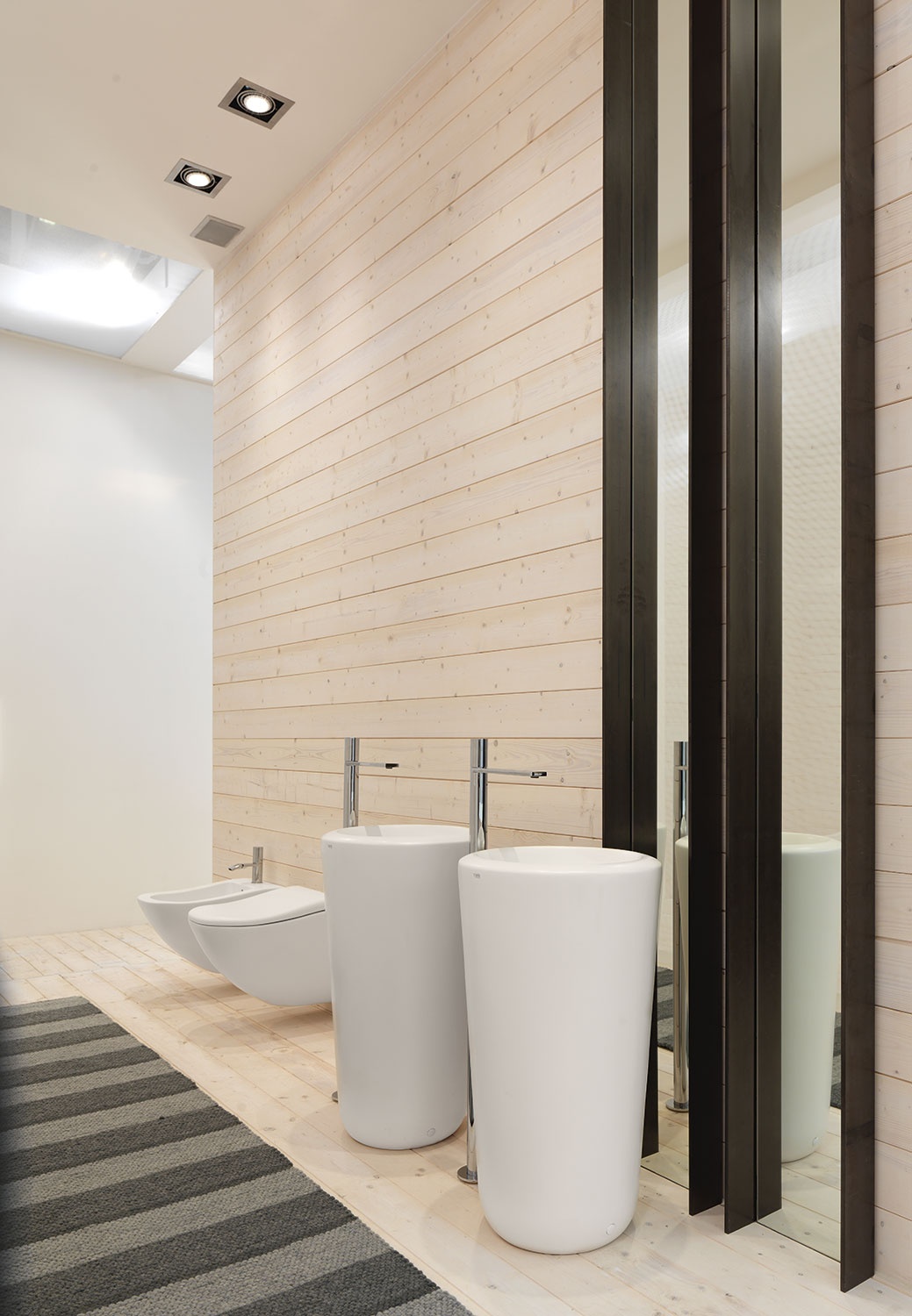 Fluid獨(dú)立式洗臉盆