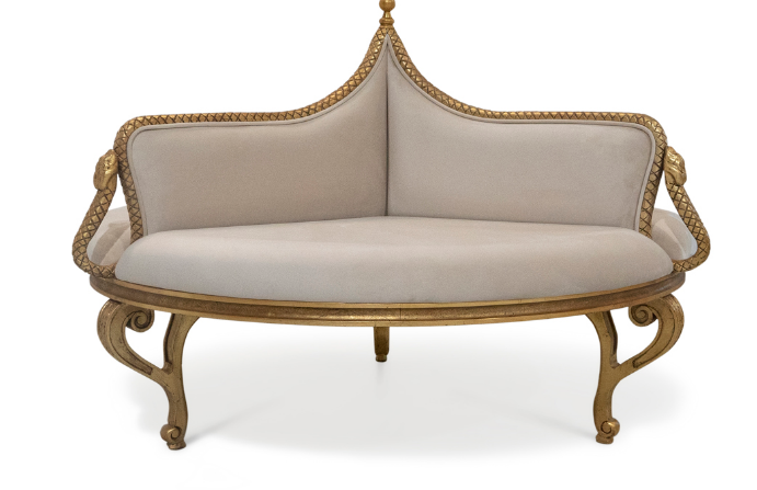 MISTRESS CONFIDANTE多人沙發