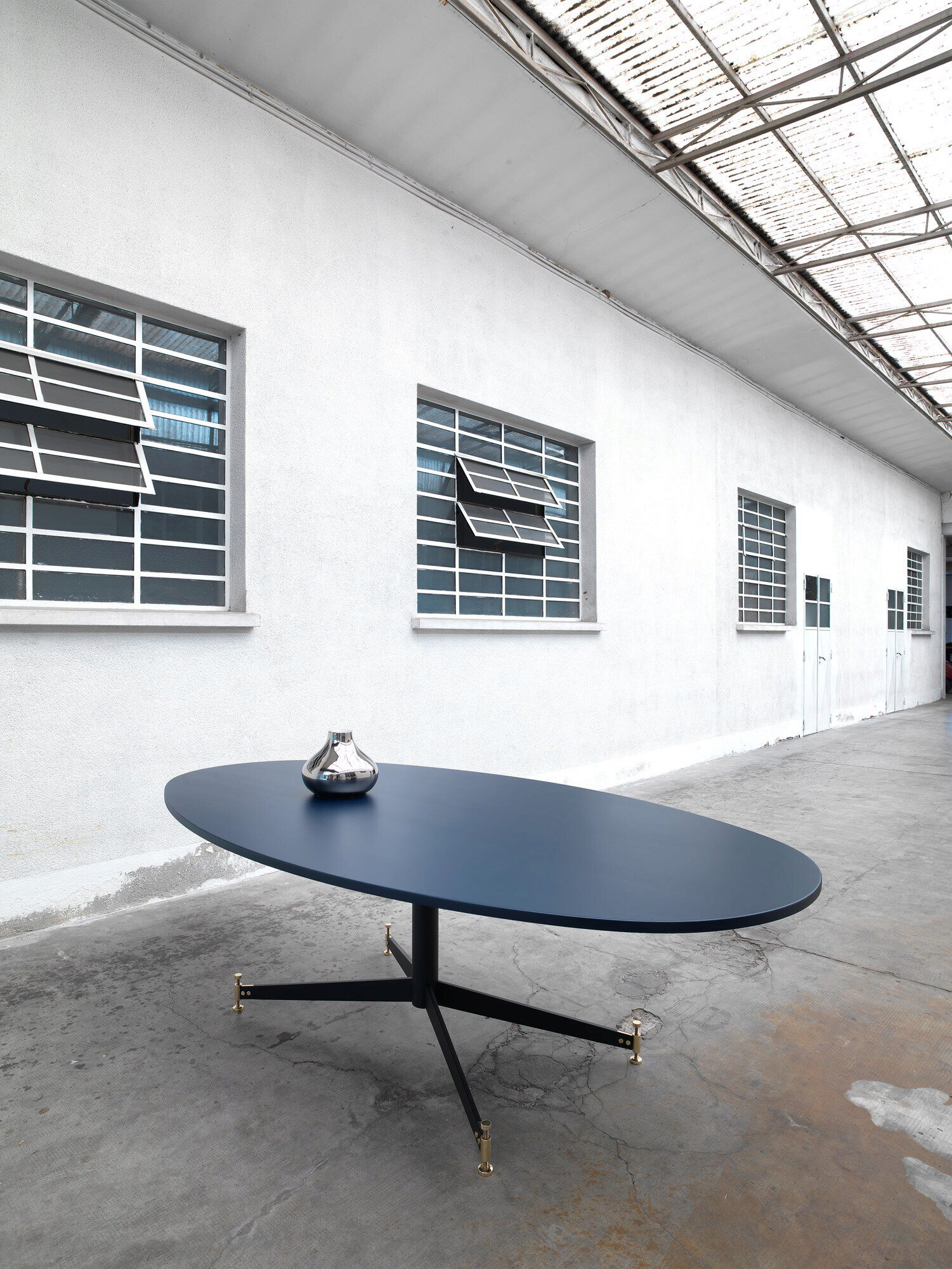 TATOPIEDI REGOLABILI TABLE桌子