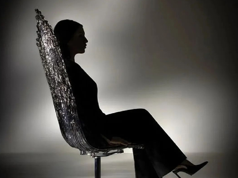 Edra新品 | 米蘭教堂椅，女王既視感，太驚艷了！